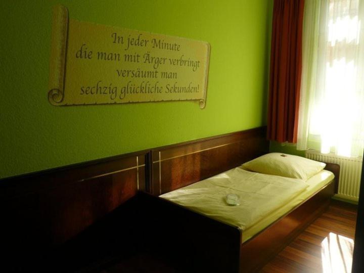 Hotel Am Wilhelmsplatz Stuttgart Room photo