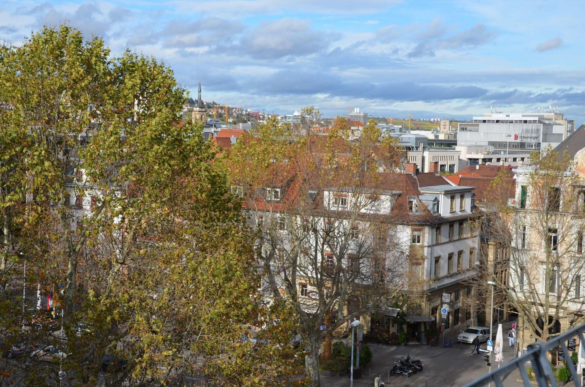 Hotel Am Wilhelmsplatz Stuttgart Exterior photo