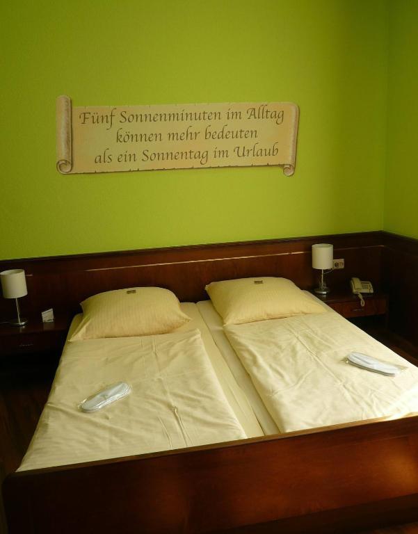 Hotel Am Wilhelmsplatz Stuttgart Room photo